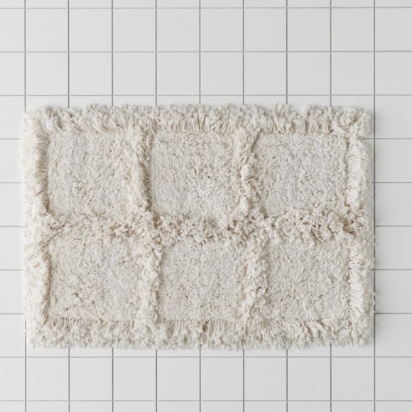 Urban Outfitters Shaggy Grid Bath Mat NWT - Picture 2 of 10